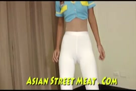 اخت تمص زب اخوها